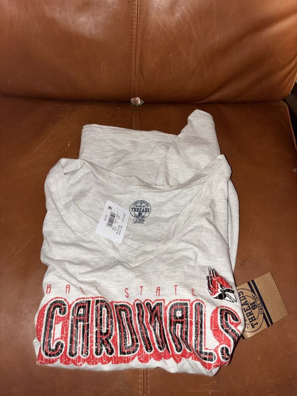 Rivalry Threads Ball State Cardinals Women's V-Neck T-Shirt Gray  NWT